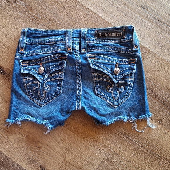☆Rock Revival Shorts☆ - Picture 8 of 12